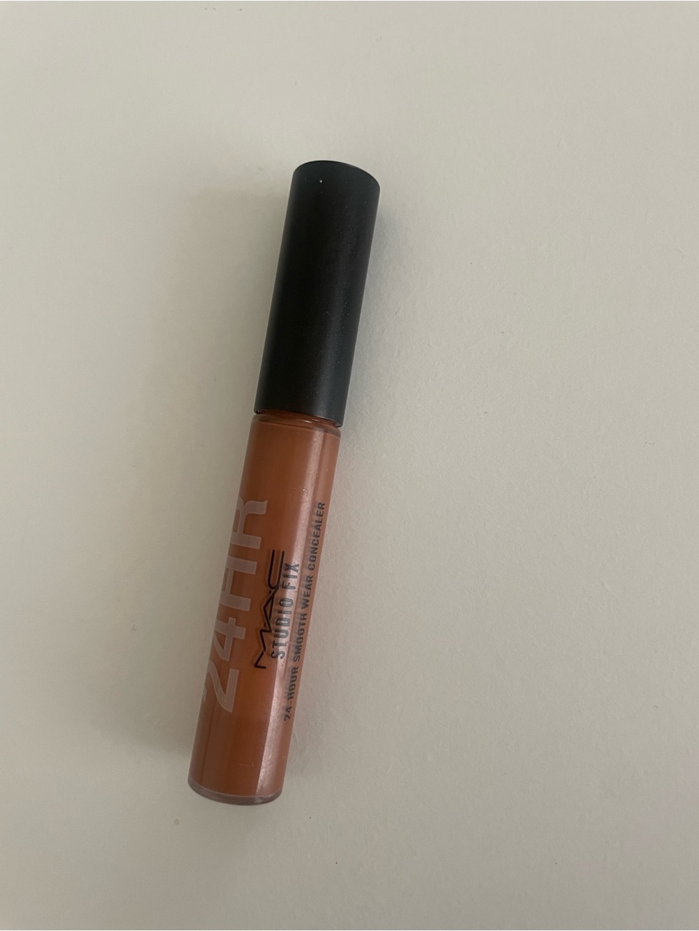 MAC Cosmetics 24-Hour Liquid Concealer - Nc55